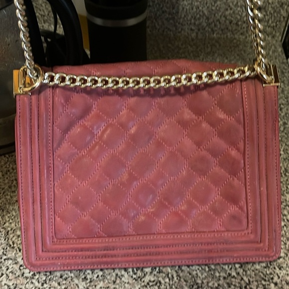 NWOT! BEBE LUCY MINI QUILTED W/ GOLD CHAIN CROSSBODY SLING BAG IN CRANBERRY! - Picture 11 of 13